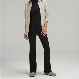 Groove Super-High-Rise Flared Pants *Nulu